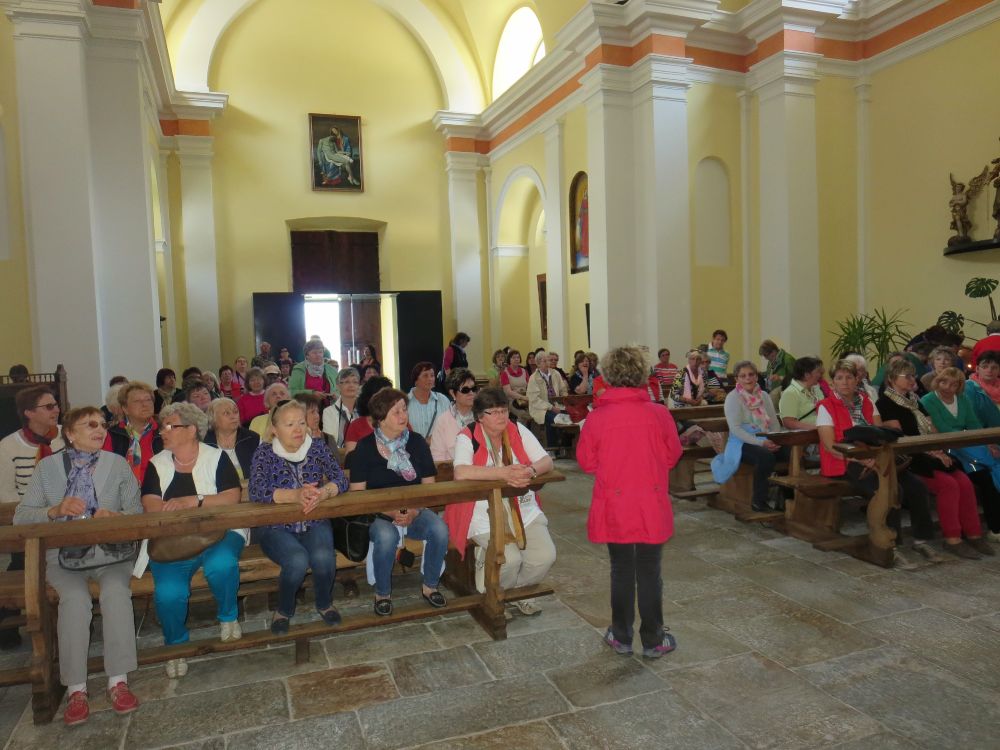 in der Kirche zur schwarzen Madonna